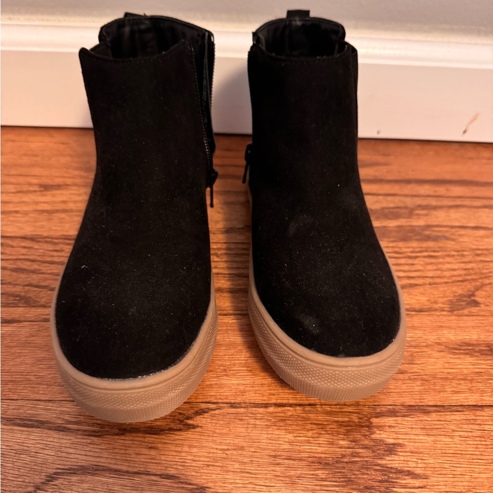 Gap Kids Size 13 Suede Boots